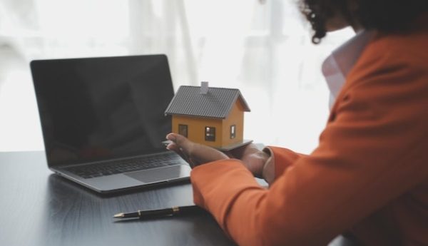 img_693995bca3f069.25561376 img_693995bca3f069.25561376